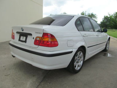 2003 BMW 325  i