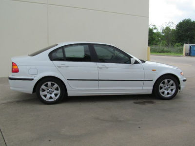 2003 BMW 325  i