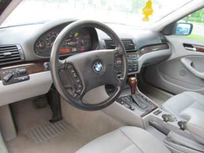 2003 BMW 325  i