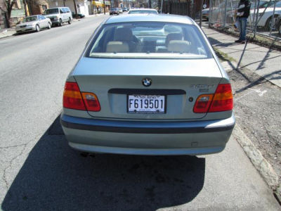 2002 BMW 325  xi