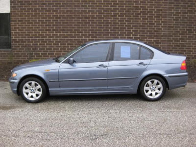 2003 BMW 325  i