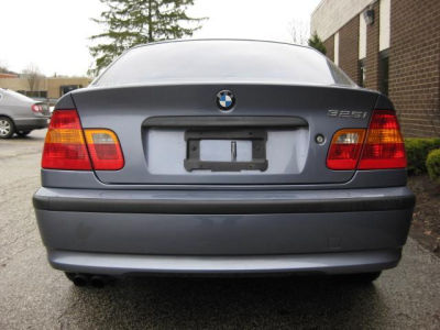 2003 BMW 325  i