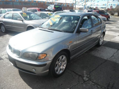 2004 BMW 325  xi