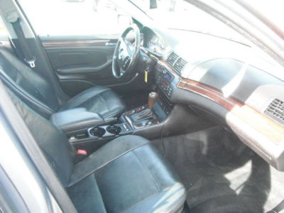 2004 BMW 325 xi