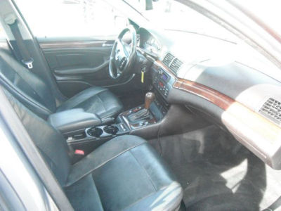 2004 BMW 325 xi