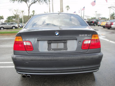 2001 BMW 325  xi