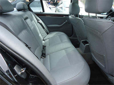 2002 BMW 325 i