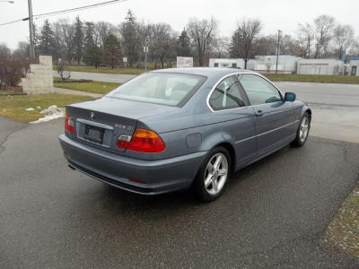 2001 BMW 325  Ci