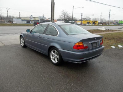 2001 BMW 325  Ci