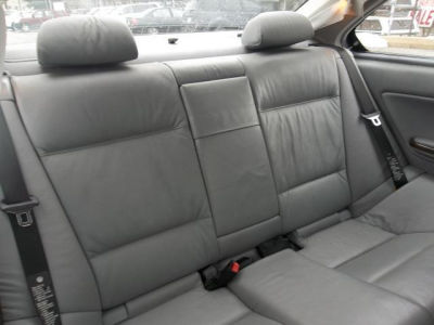 2001 BMW 325  Ci