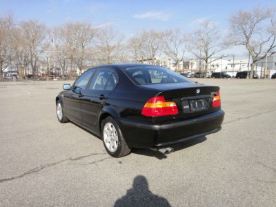 2003 BMW 325  xi