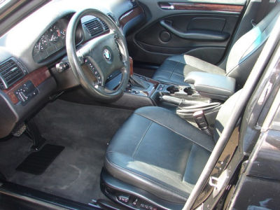 2003 BMW 325  xi