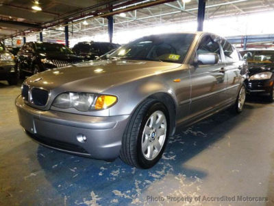 2005 BMW 325  xi