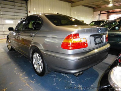 2005 BMW 325  xi