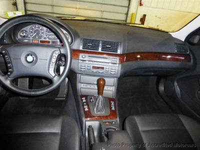 2005 BMW 325  xi