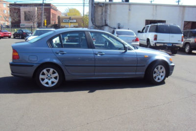 2003 BMW 325  xi