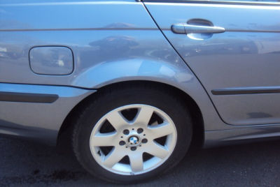 2003 BMW 325  xi