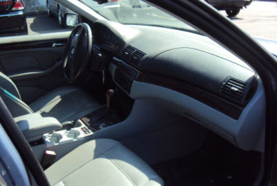 2003 BMW 325  xi