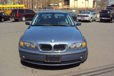 2003 BMW 325  xi