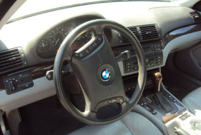 2003 BMW 325  xi