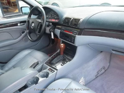 2002 BMW 325  i