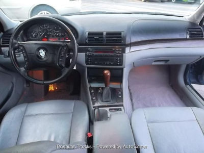 2002 BMW 325  i