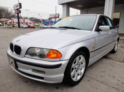 2001 BMW 325  i