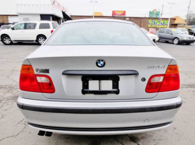 2001 BMW 325  i
