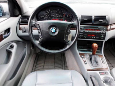 2001 BMW 325  i