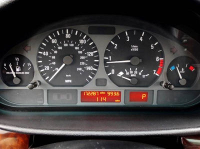 2001 BMW 325  i
