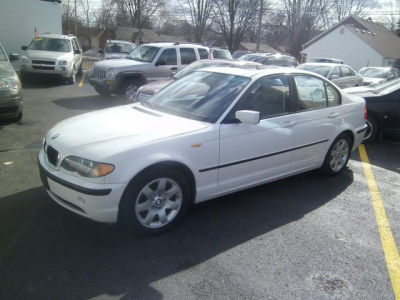 2004 BMW 325  xi