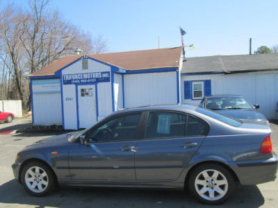 2003 BMW 325  i