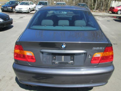 2003 BMW 325  i