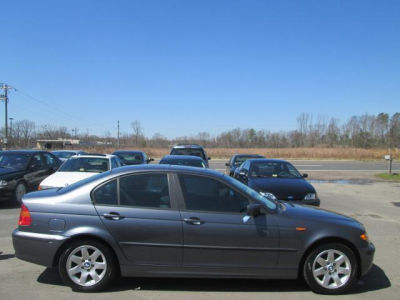 2003 BMW 325  i
