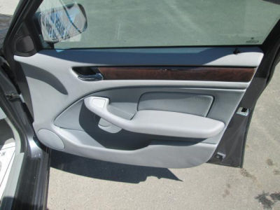 2003 BMW 325  i