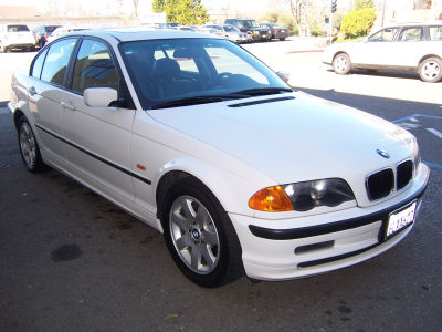 2001 BMW 325  i