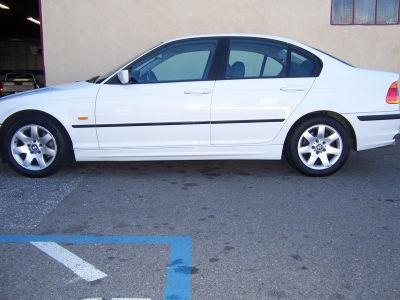 2001 BMW 325  i