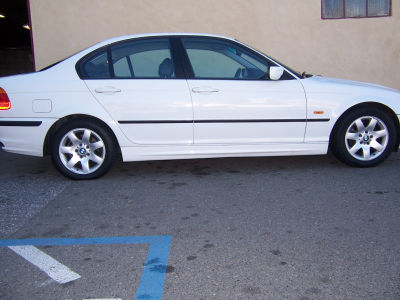 2001 BMW 325  i