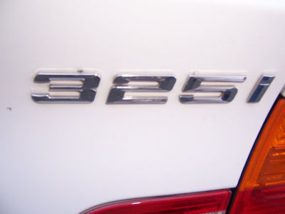 2001 BMW 325  i