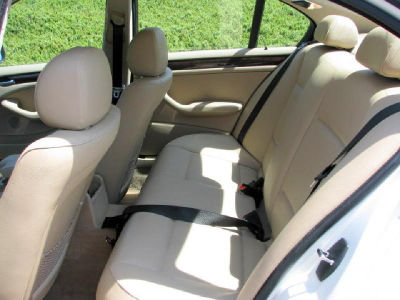 2002 BMW 325  i