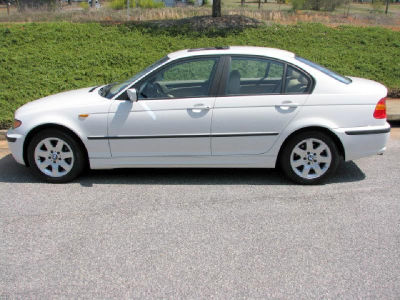 2002 BMW 325  i
