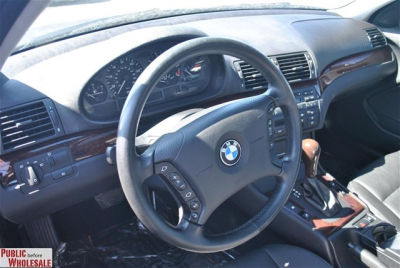2005 BMW 325  xi