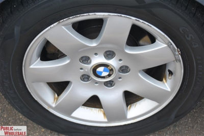 2005 BMW 325  xi