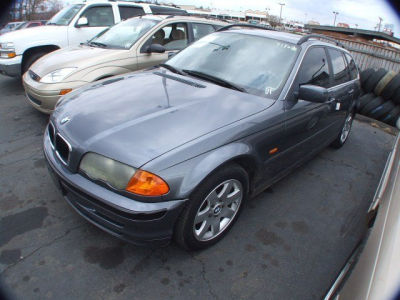 2001 BMW 325  i