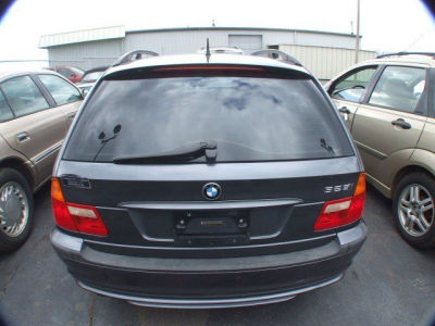 2001 BMW 325  i