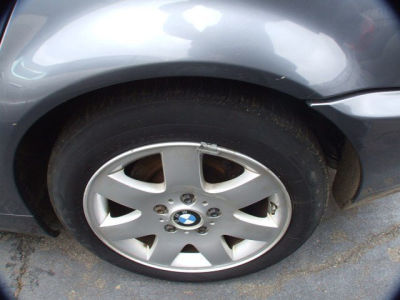 2001 BMW 325  i