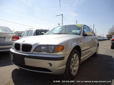 2003 BMW 325  xi