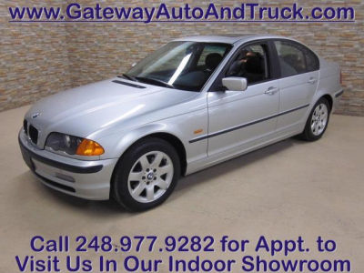 2001 BMW 325  xi