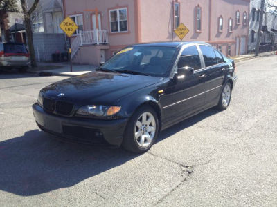 2002 BMW 325  i