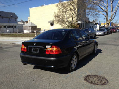 2002 BMW 325  i